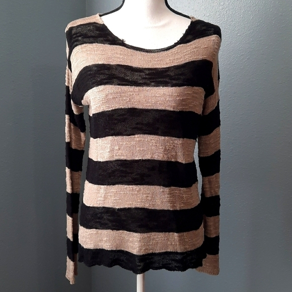 525 America Scoopneck RawEdge Sweater - Picture 2 of 8